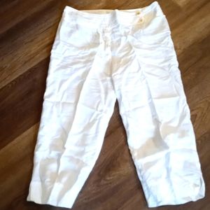 Made in Italy .ALL Below the knee 100% linen Excellent Condition SZ 40 Italy